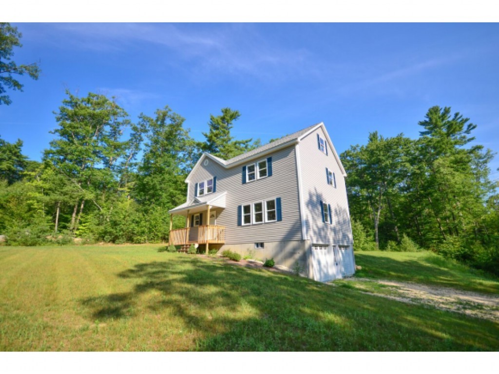 81 Deerfield Road Nottingham, NH 03290 - Photo 1 of 20