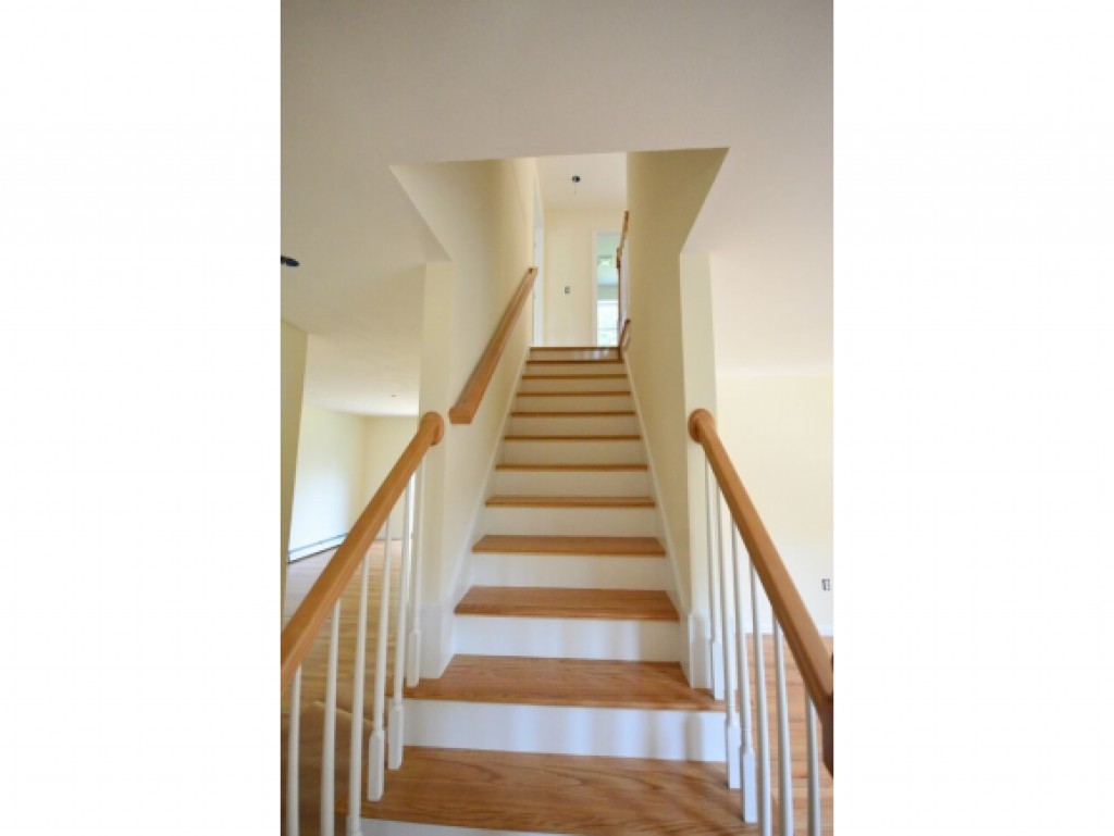 81 Deerfield Road Nottingham, NH 03290 - Photo 13 of 20