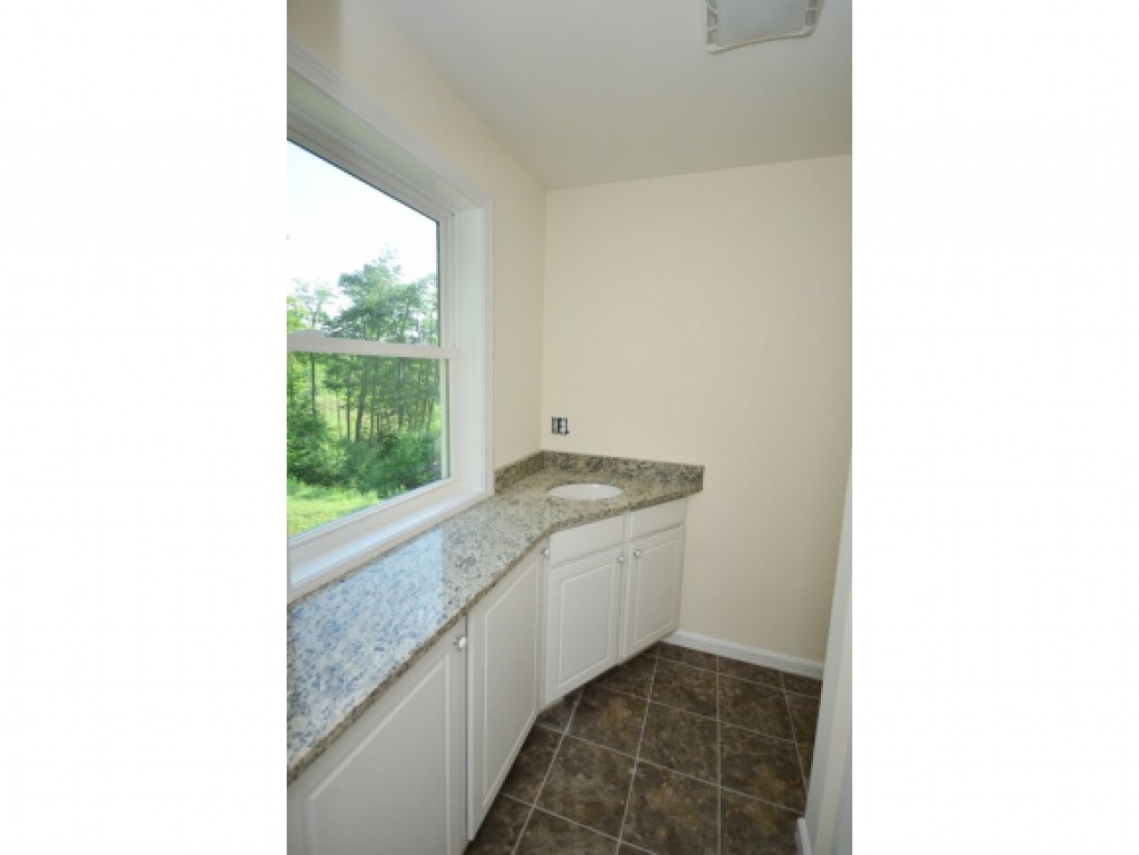 81 Deerfield Road Nottingham, NH 03290 - Photo 18 of 20
