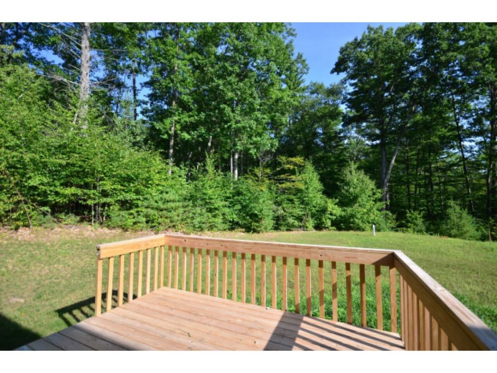 81 Deerfield Road Nottingham, NH 03290 - Photo 19 of 20