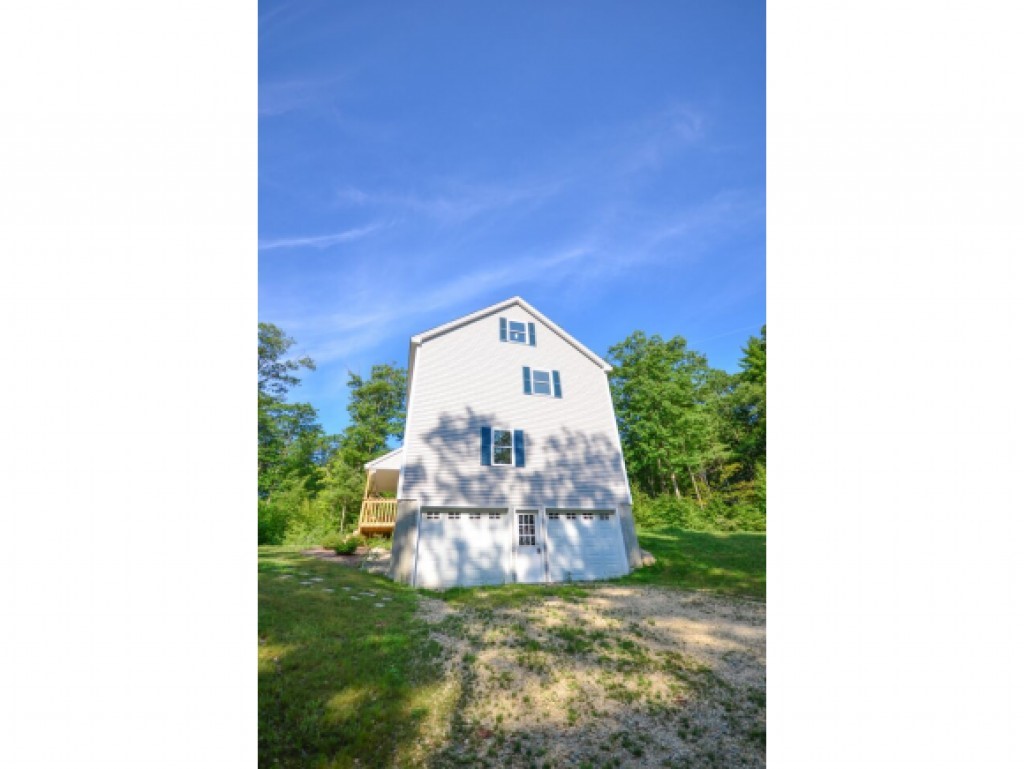 81 Deerfield Road Nottingham, NH 03290 - Photo 3 of 20
