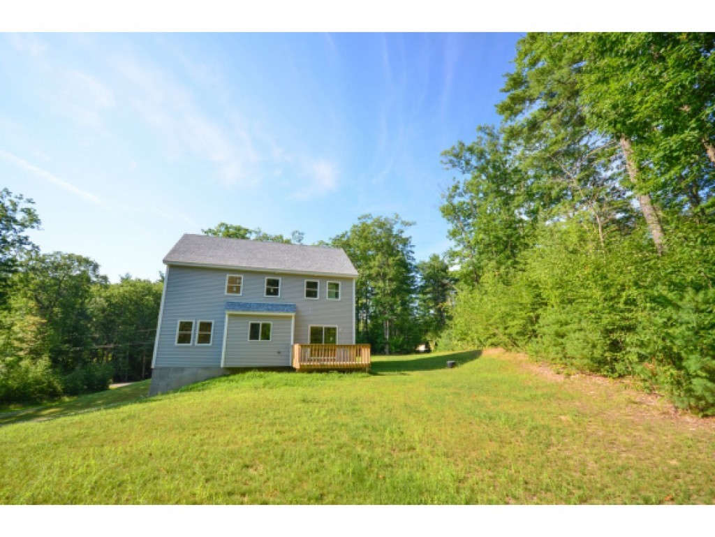 81 Deerfield Road Nottingham, NH 03290 - Photo 4 of 20
