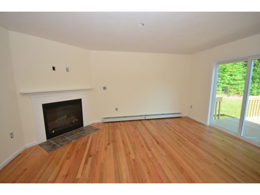 81 Deerfield Road Nottingham, NH 03290 - Photo 7 of 20