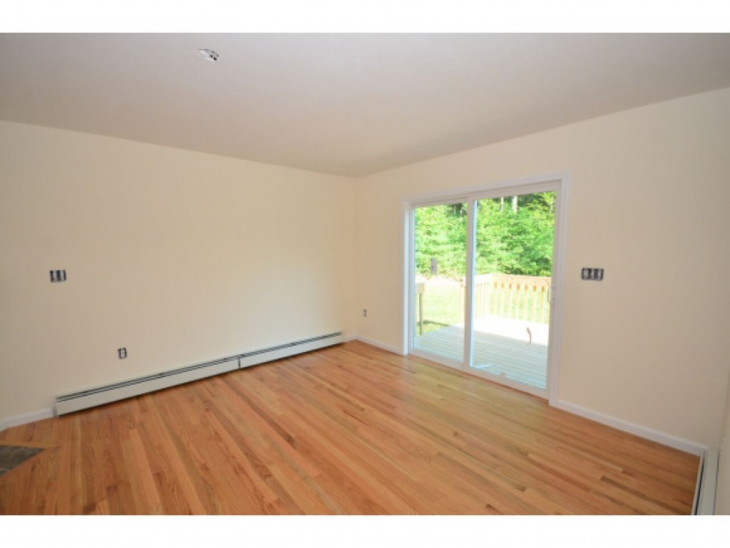 81 Deerfield Road Nottingham, NH 03290 - Photo 8 of 20