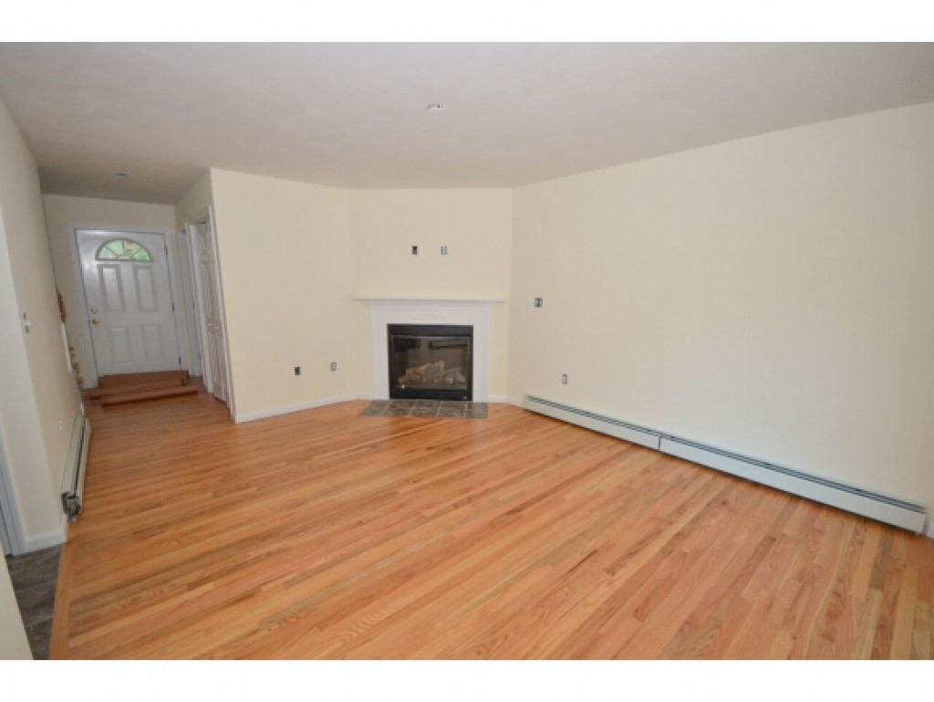 81 Deerfield Road Nottingham, NH 03290 - Photo 9 of 20