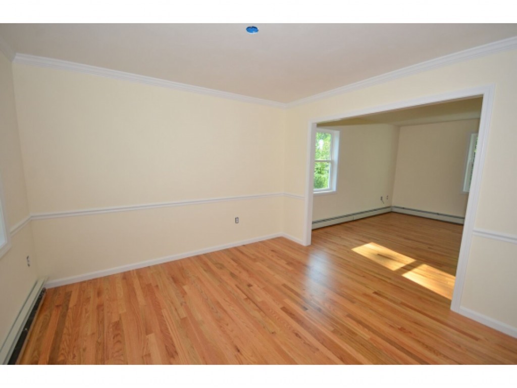81 Deerfield Road Nottingham, NH 03290 - Photo 10 of 20