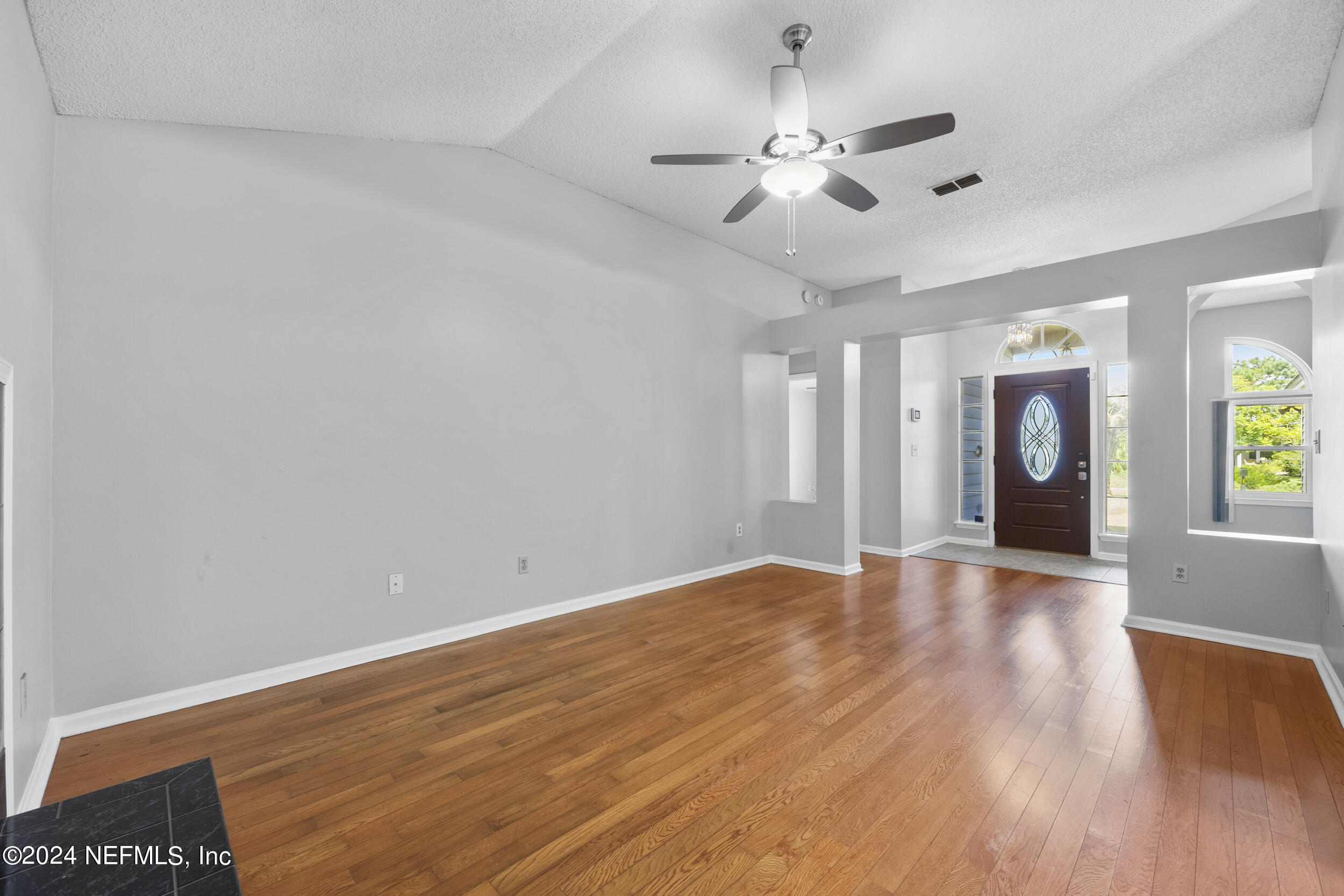 543 Ashcroft Landing Drive Jacksonville, FL 32225 - Photo 13 of 33 Living Room