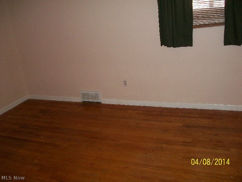 10016 Biddulph Road Cleveland, OH 44144 - Photo 3 of 7 Gallery Image 3