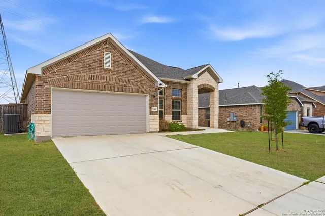 $389,900 | 5122 Village Park, Schertz, TX 78124