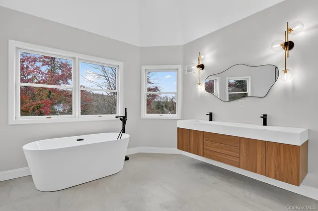 $900,000 | 33 Crystal Farm Road, Warwick, NY 10990