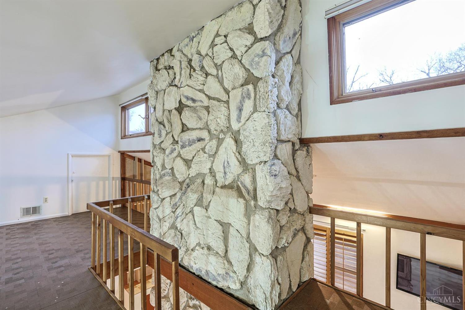 8877 Wuest Road Cincinnati, OH 45251 - Photo 31 of 64