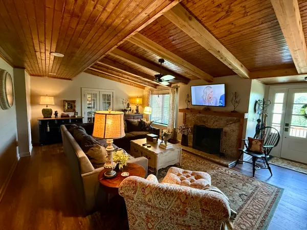 $1,145,000 | 7463 Valley View Highway, Whitwell, TN 37397
