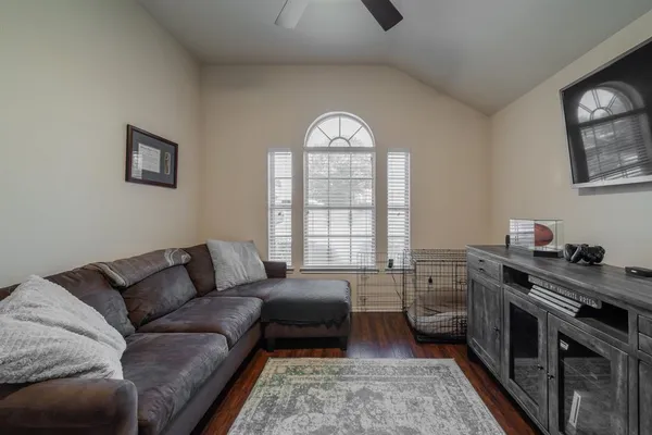 $2,500 | 3211 Fluvia, Grand Prairie, TX 75054
