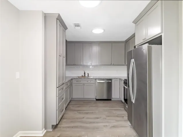 $1,900 | 3105 Church Street, Galveston, TX 77550