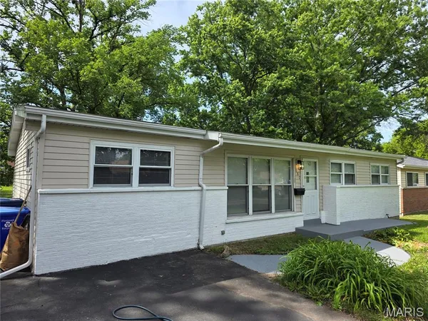 $159,000 | 880 Babler Drive, Florissant, MO 63031