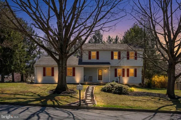 $344,999 | 206 Cumberland Drive, Carlisle, PA 17013