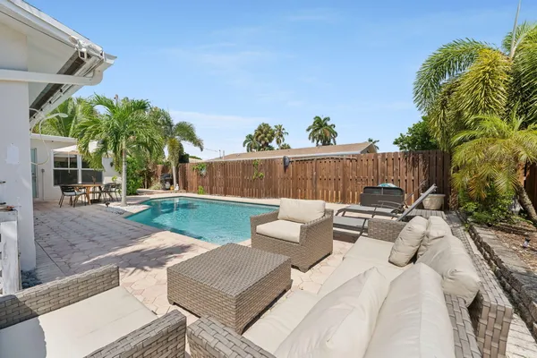 $4,890 | 2691 Northeast 18th Street, Pompano Beach, FL 33062