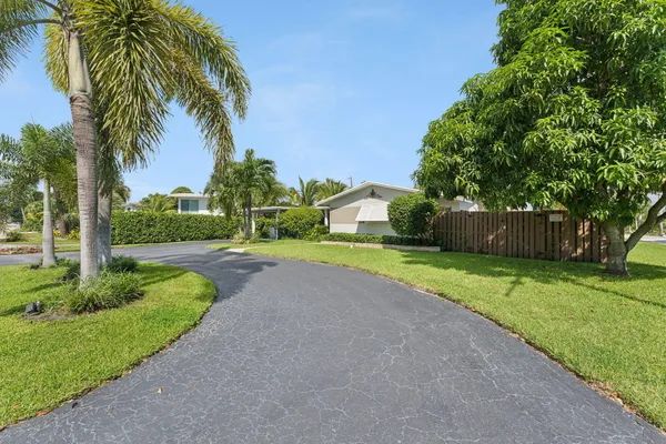 $4,950 | 2691 Northeast 18th Street, Pompano Beach, FL 33062