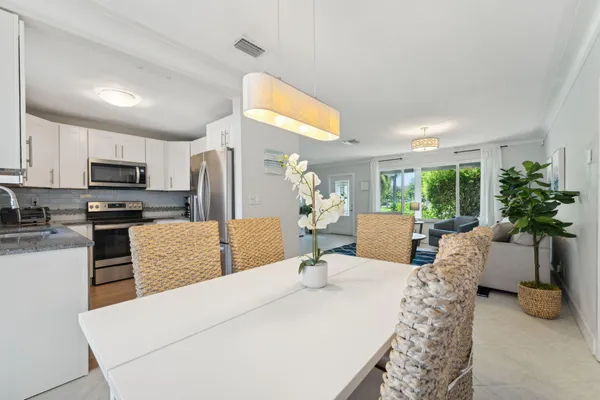 $4,950 | 2691 Northeast 18th Street, Pompano Beach, FL 33062