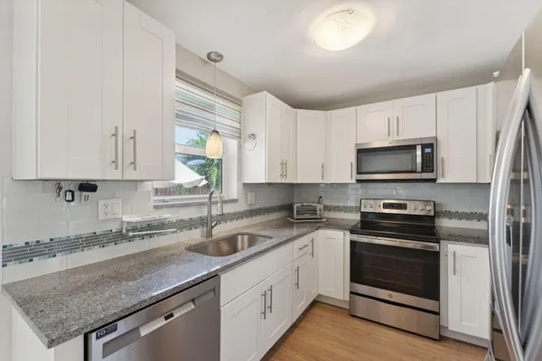 $4,950 | 2691 Northeast 18th Street, Pompano Beach, FL 33062