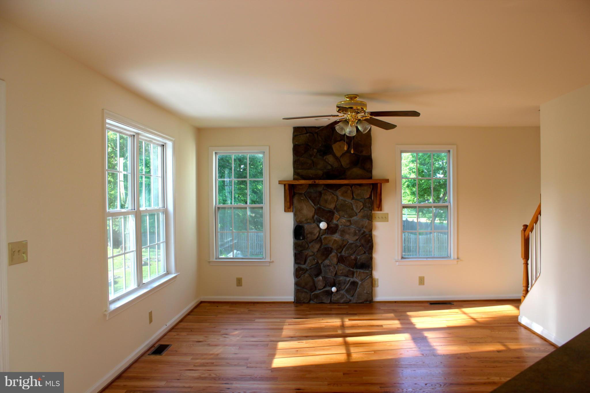292 Hot Wheels Drive Ranson, WV 25438 - Photo 17 of 22 Living Room
