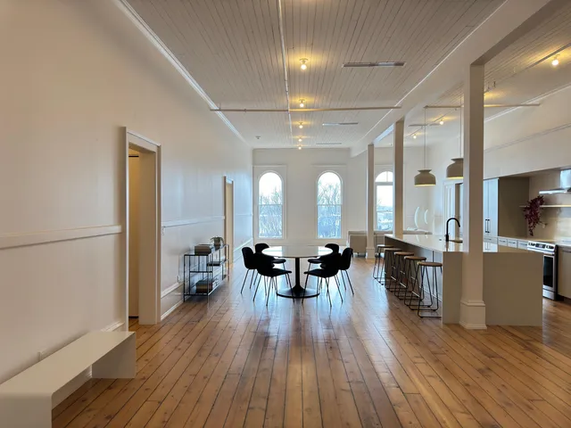 $900 | 136 Main Street, Unit 205, Mcgregor, IA 52157