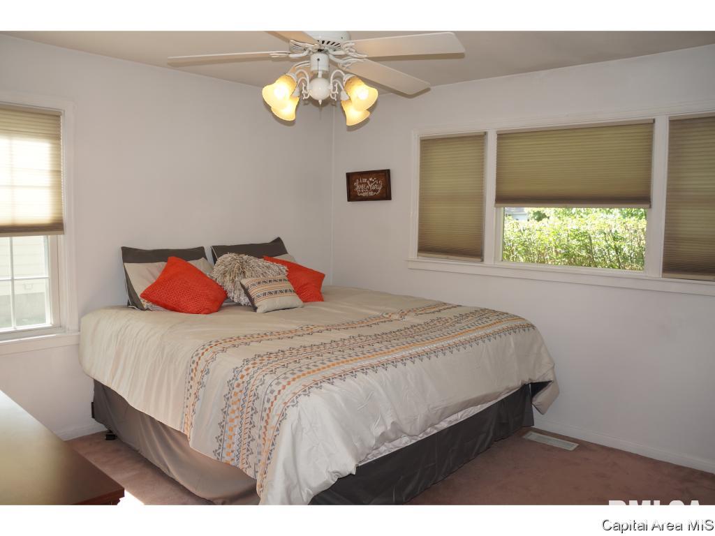 1806 East Hood Street Springfield, IL 62703 - Photo 11 of 35 Gallery Image 11