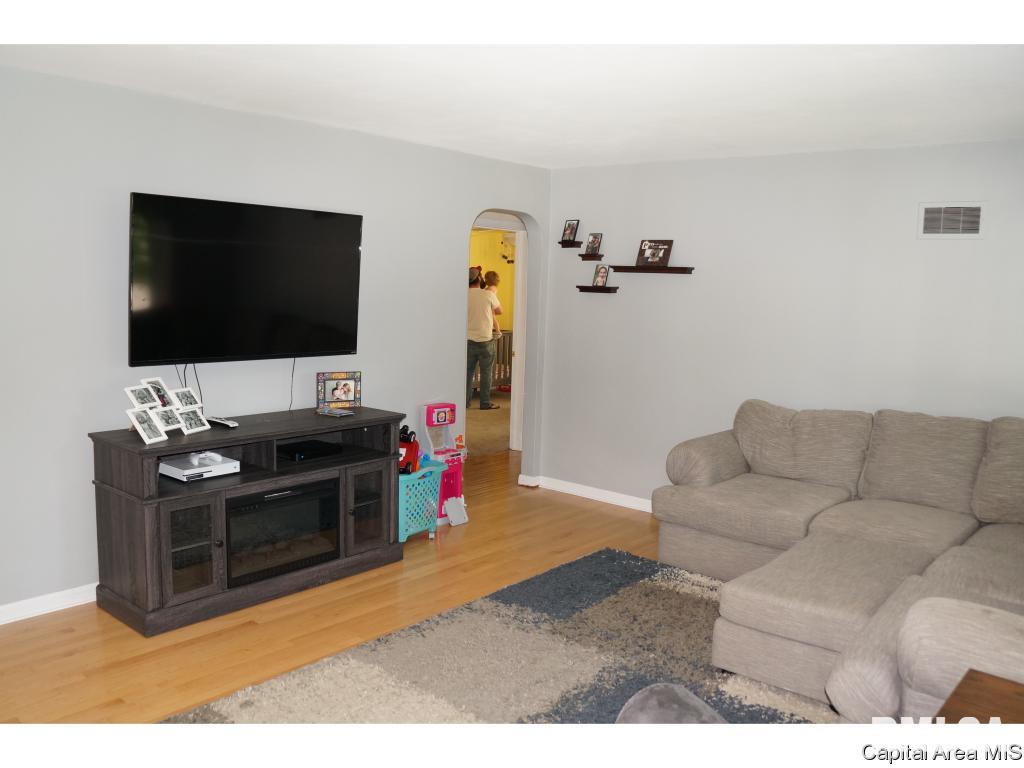 1806 East Hood Street Springfield, IL 62703 - Photo 3 of 35 Gallery Image 3