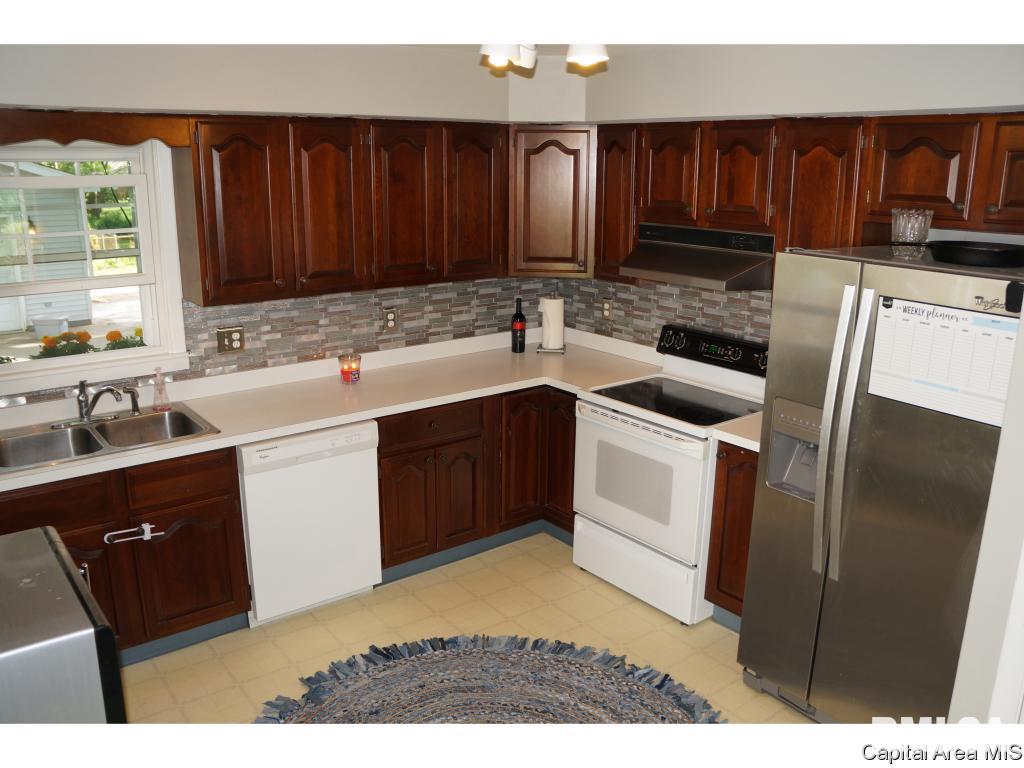 1806 East Hood Street Springfield, IL 62703 - Photo 6 of 35 Gallery Image 6