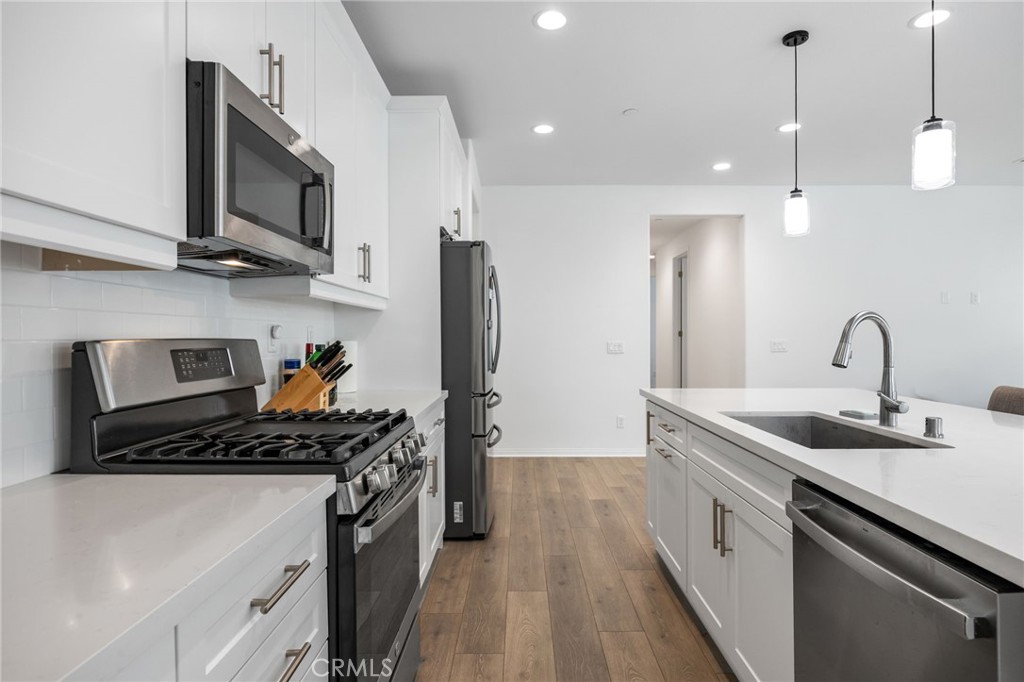24064 Ashton Road Corona, CA 92883 - Photo 11 of 29 Gallery Image 11