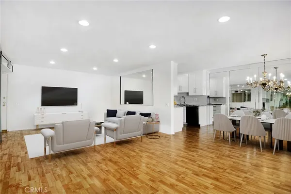 $499,950 | 5400 Lindley Avenue, Unit 101, Encino, CA 91316