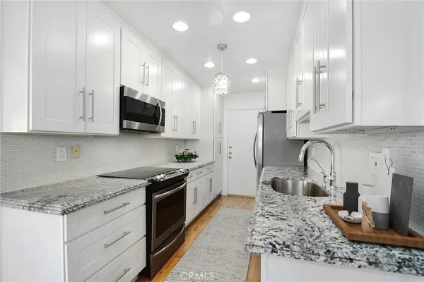 $499,950 | 5400 Lindley Avenue, Unit 101, Encino, CA 91316
