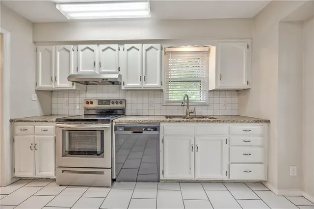 $349,900 | 5428 West 102nd Street, Overland Park, KS 66207