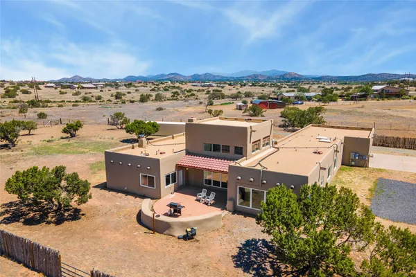 $1,150,000 | 13 Camino Potrillo, Lamy, NM 87540
