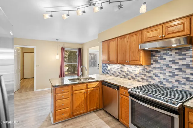 $403,000 | 145 Killarney Drive, Niskayuna, NY 12309