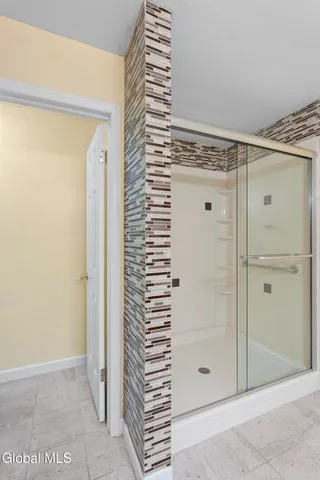 $403,000 | 145 Killarney Drive, Niskayuna, NY 12309