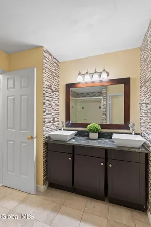 $389,000 | 145 Killarney Drive, Niskayuna, NY 12309