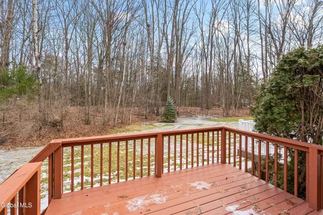 $403,000 | 145 Killarney Drive, Niskayuna, NY 12309