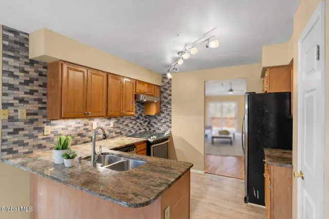 $403,000 | 145 Killarney Drive, Niskayuna, NY 12309