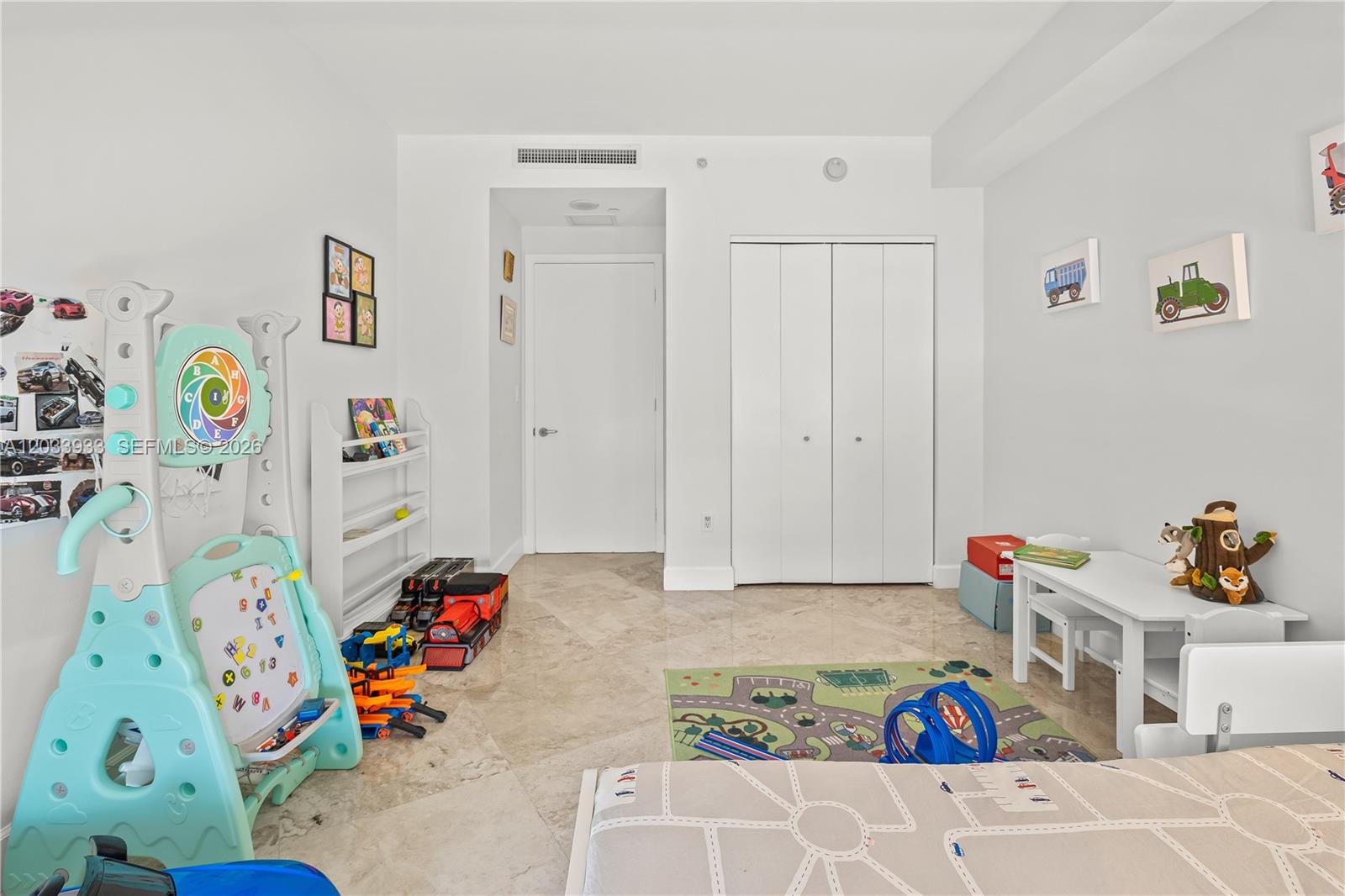 901 Brickell Key Boulevard, Unit 2206 Miami, FL 33131 - Photo 20 of 28