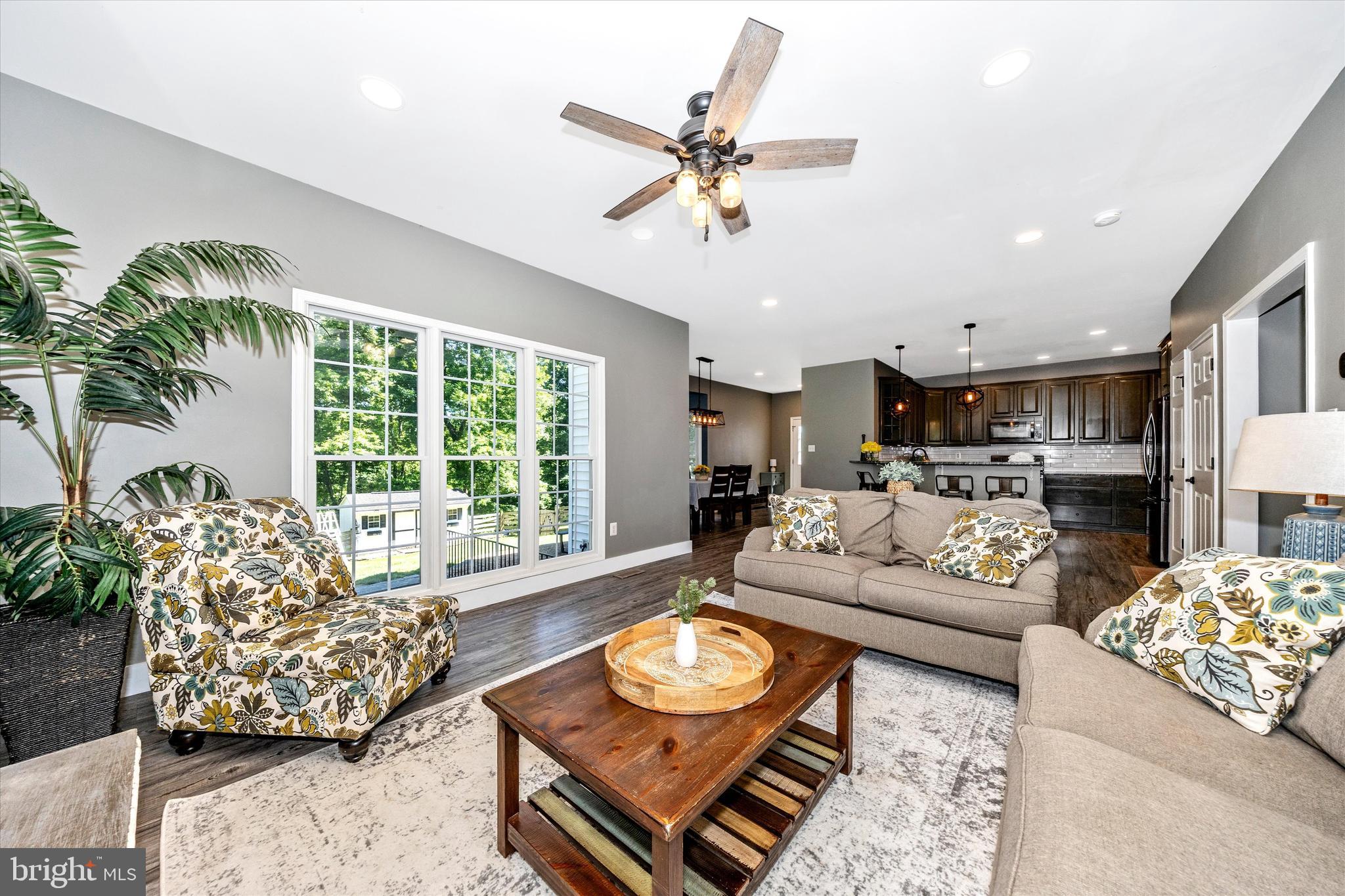 12551 New Windsor Road Union Bridge, MD 21791 - Photo 26 of 60 Living Area
