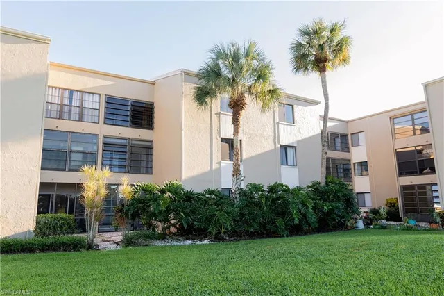 $1,500 | 3655 Boca Ciega Drive, Unit 306, Naples, FL 34112