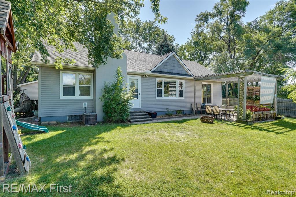 570 Curzon Road Rochester Hills, MI 48307 - Photo 5 of 20