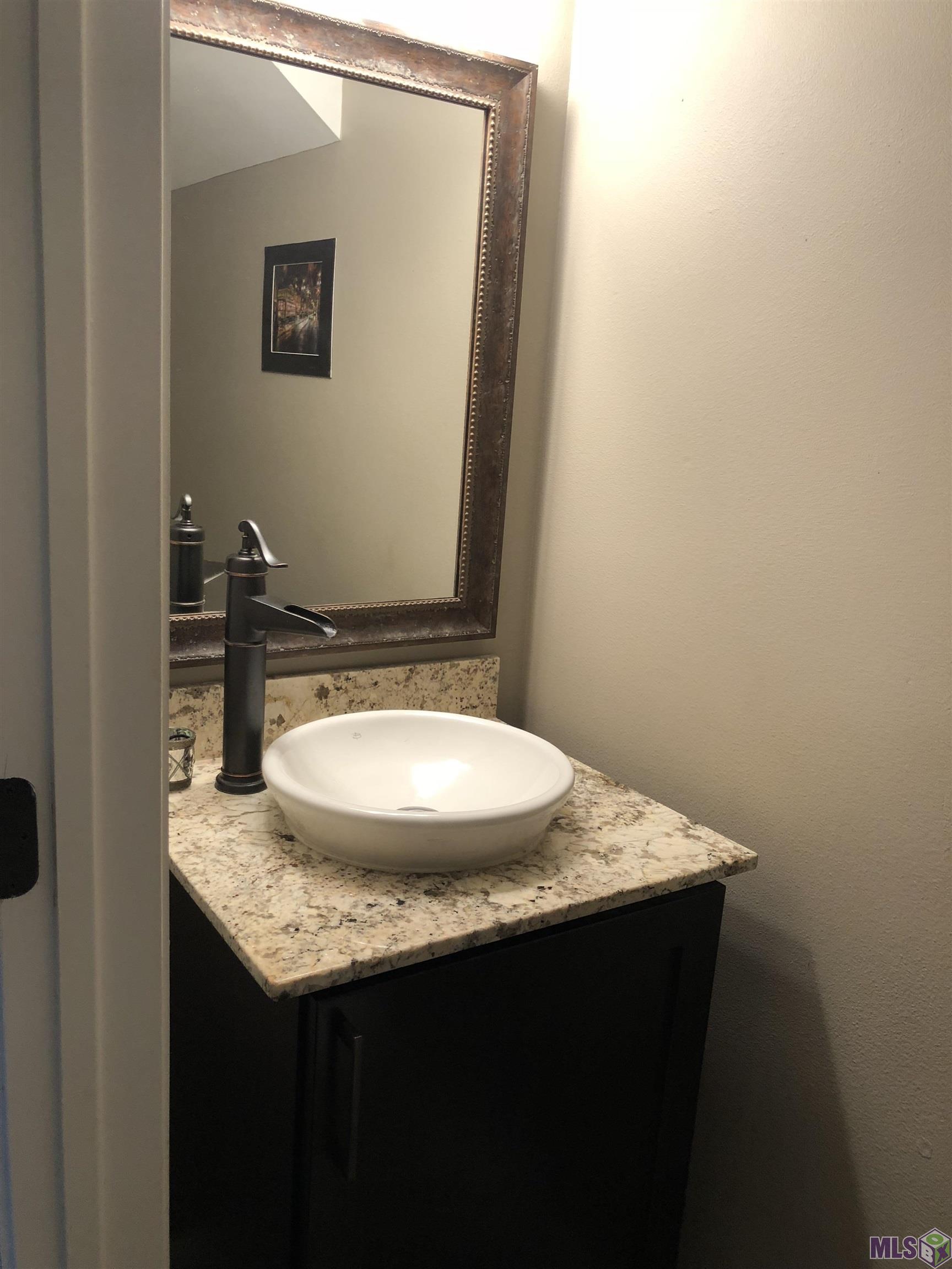 12138 Coursey Boulevard, Unit 1 Baton Rouge, LA 70816 - Photo 7 of 11