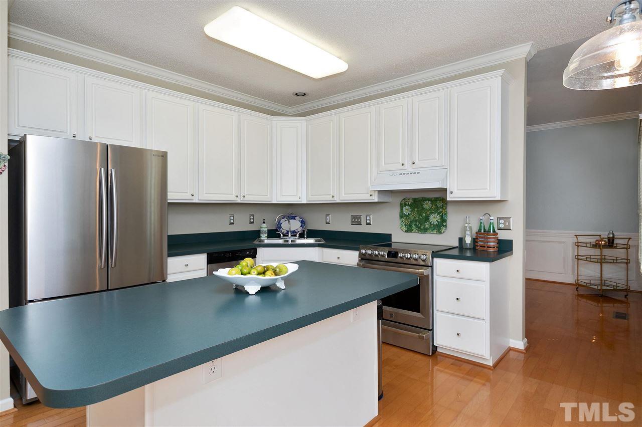 2325 Bolingbrook Lane Raleigh, NC 27613 - Photo 8 of 30