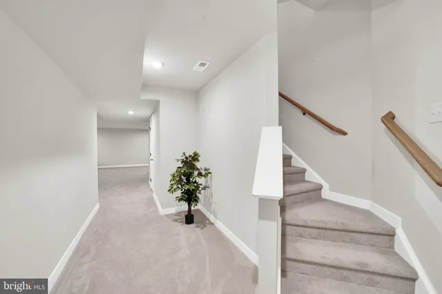 a view of entryway and hall