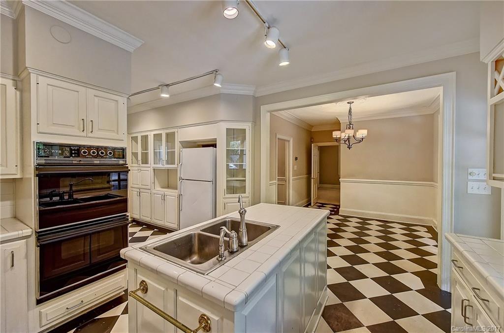1911 South Wendover Road Charlotte, NC 28211 - Photo 8 of 24