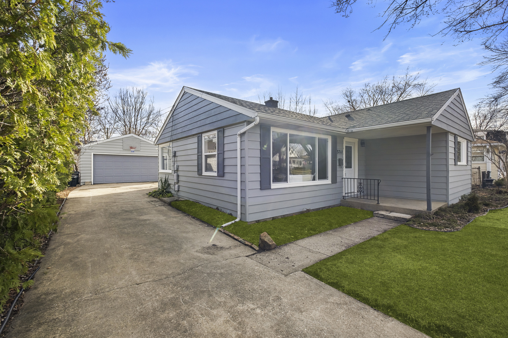 3711 Wren Lane Rolling Meadows, IL 60008 - Photo 2 of 24