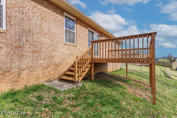 $355,000 | 8143 Florence Gardens Road, Knoxville, TN 37938