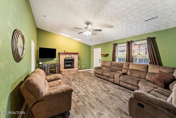 $355,000 | 8143 Florence Gardens Road, Knoxville, TN 37938